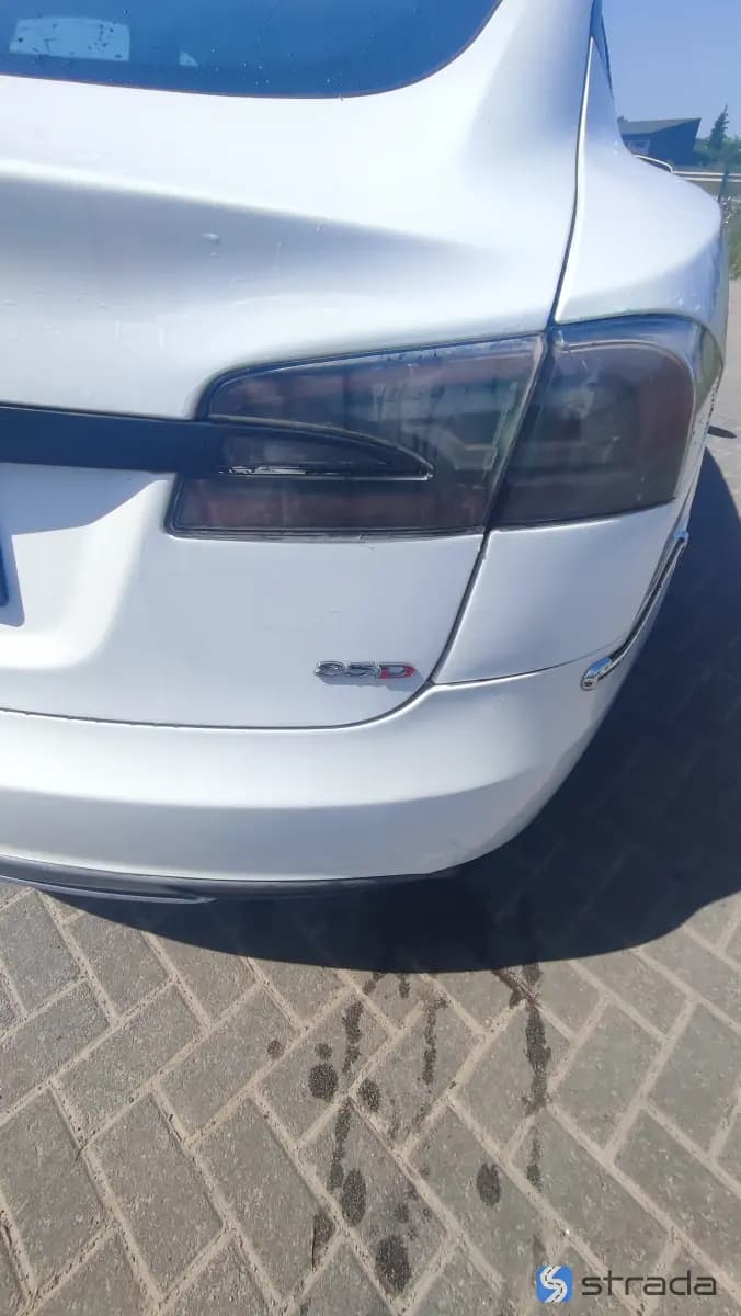 Tesla Model S 2013