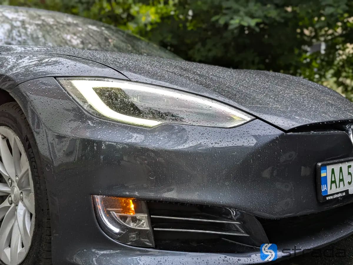 Tesla Model S 2018